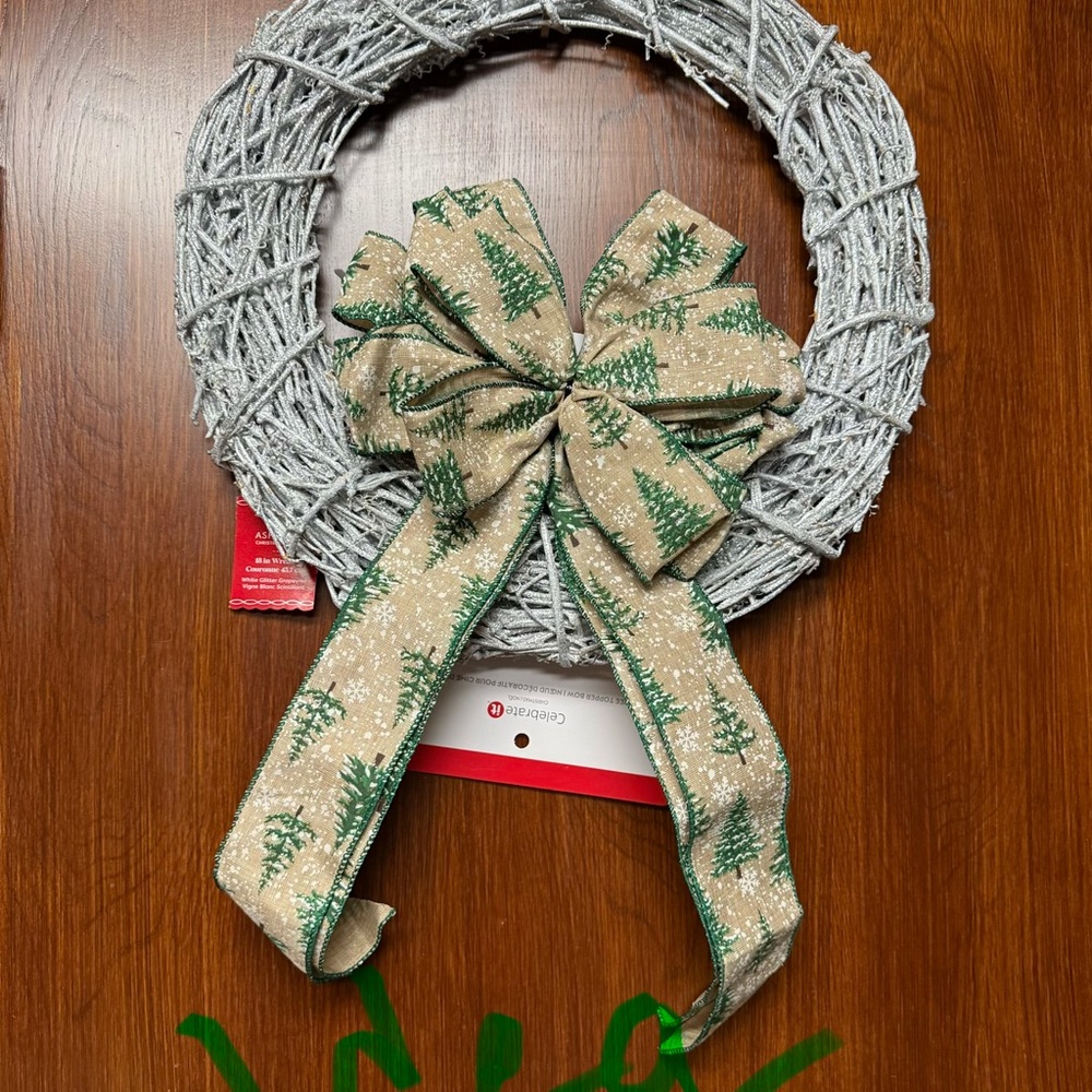 Holiday Snowy Tree Tree Green Bow